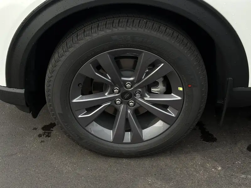 2027 Ford Explorer Active w/200A Pkg, bílá, 0 km, dovoz Kanada — foto 9 z 12