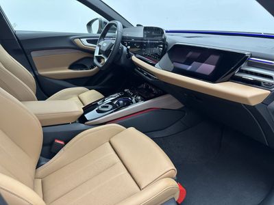 2025 Audi A5 S-Line, šedá, 3 422 km, dovoz SAE — foto 11 z 15