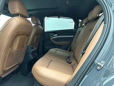 2024 Audi E-Tron, šedá, 14 138 km, dovoz SAE — foto 12 z 16