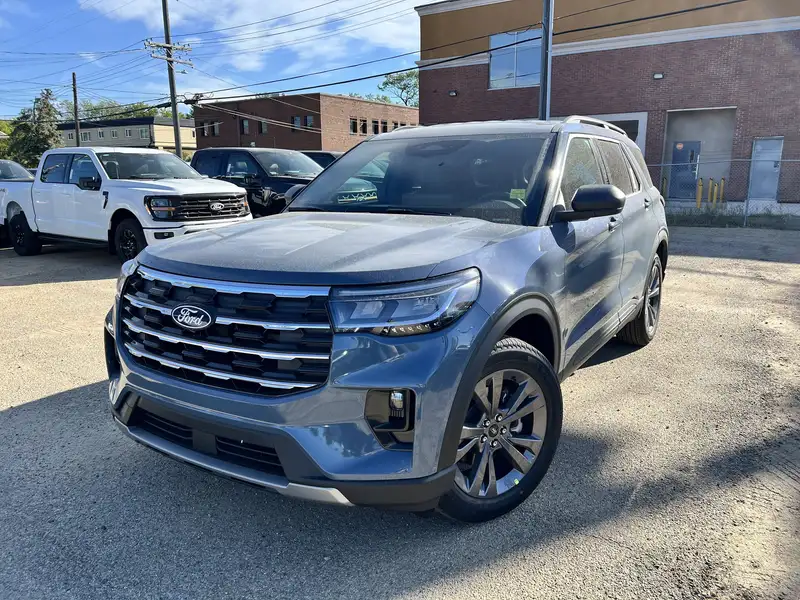2027 Ford Explorer Active, modrá, 6 km, dovoz Kanada — foto 2 z 12