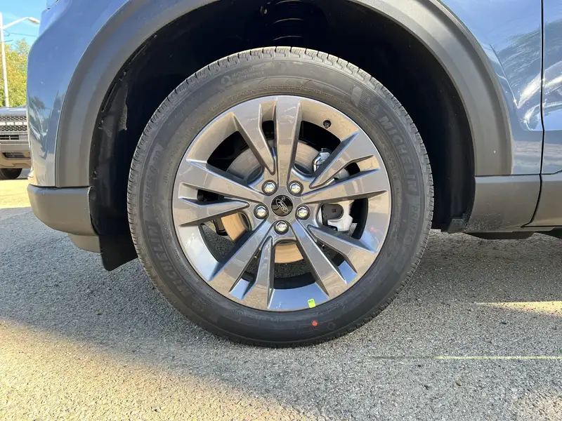 2027 Ford Explorer Active, modrá, 6 km, dovoz Kanada — foto 3 z 12