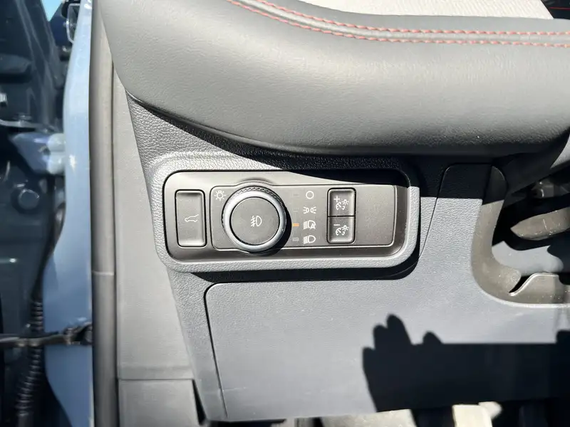 2027 Ford Explorer Active, modrá, 6 km, dovoz Kanada — foto 9 z 12