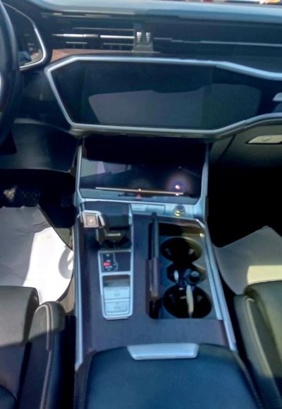 2022 Audi A7, stříbrná, 121 674 km, dovoz SAE — foto 9 z 16