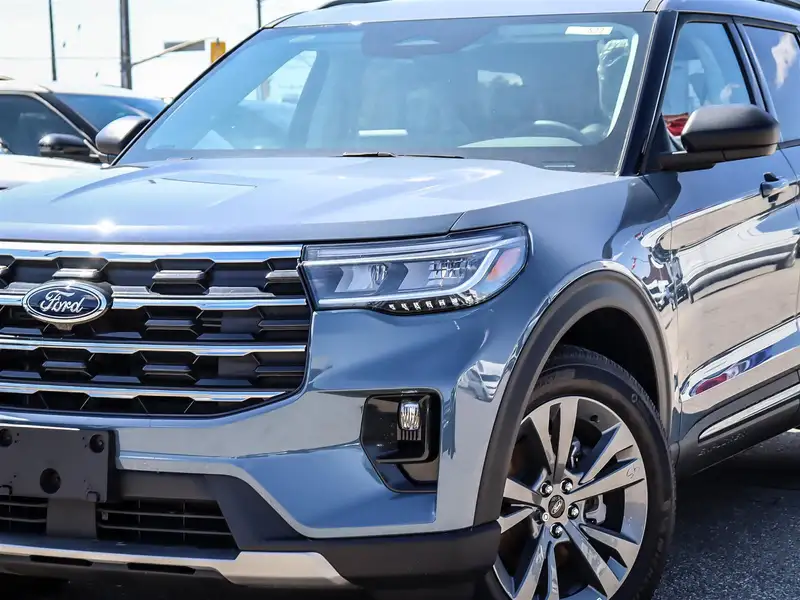 2026 Ford Explorer Active, modrá, 50 km, dovoz Kanada — foto 2 z 12