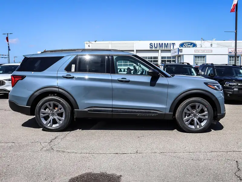 2026 Ford Explorer Active, modrá, 50 km, dovoz Kanada — foto 4 z 12