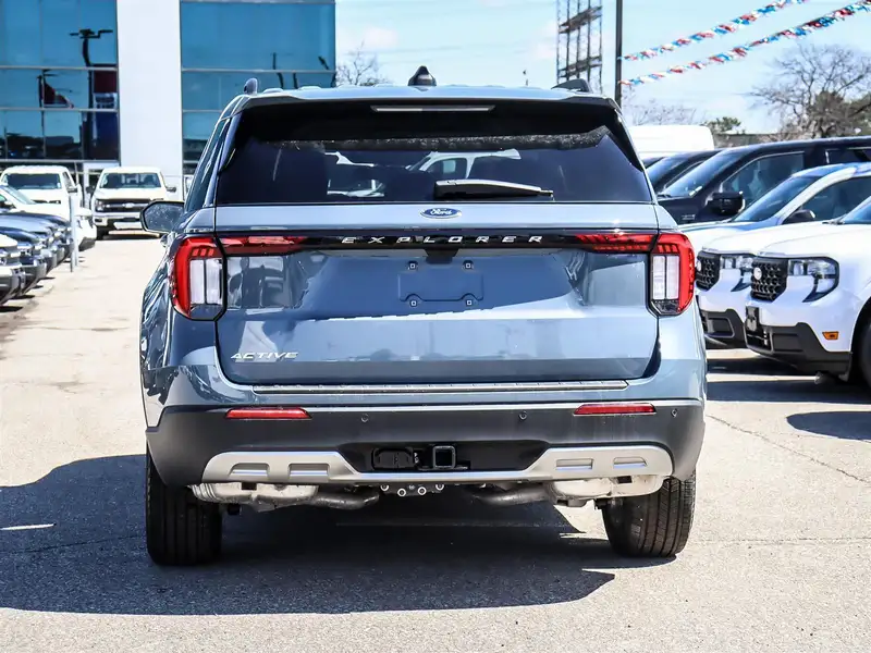 2026 Ford Explorer Active, modrá, 50 km, dovoz Kanada — foto 5 z 12