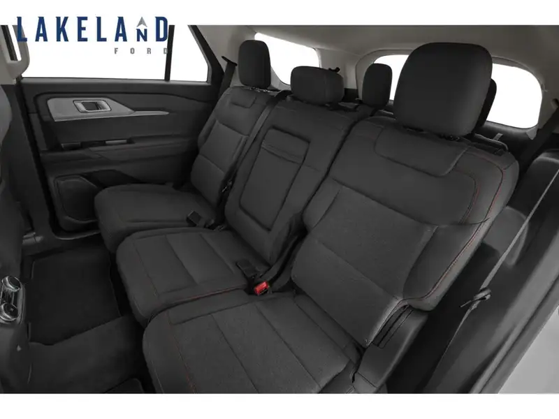 2027 Ford Explorer Active, modrá, 25 km, dovoz Kanada — foto 10 z 12