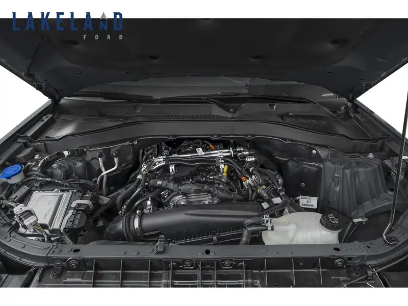 2027 Ford Explorer Active, modrá, 25 km, dovoz Kanada — foto 9 z 12