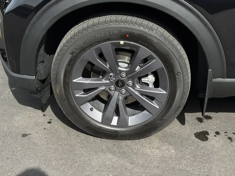2027 Ford Explorer Active w/200A Pkg, černá, 0 km, dovoz Kanada — foto 11 z 12