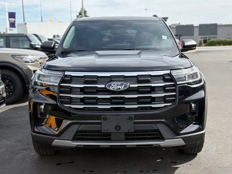 2027 Ford Explorer Active w/200A Pkg, černá, 0 km, dovoz Kanada — foto 3 z 12