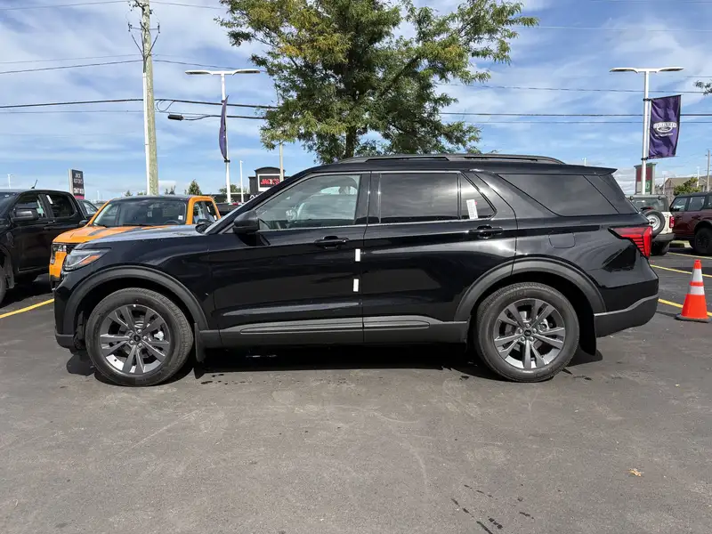 2027 Ford Explorer Active w/200A Pkg, černá, 0 km, dovoz Kanada — foto 4 z 12