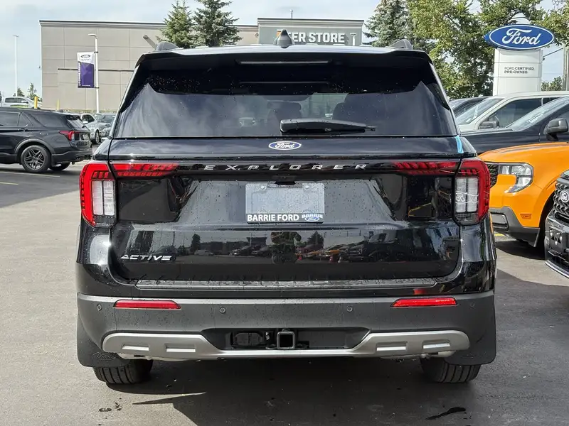 2027 Ford Explorer Active w/200A Pkg, černá, 0 km, dovoz Kanada — foto 5 z 12