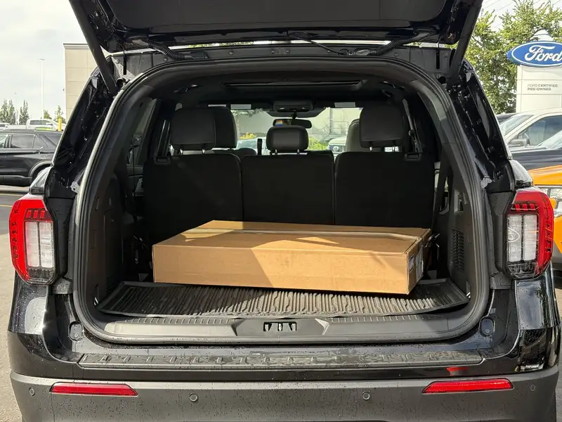 2027 Ford Explorer Active w/200A Pkg, černá, 0 km, dovoz Kanada — foto 6 z 12
