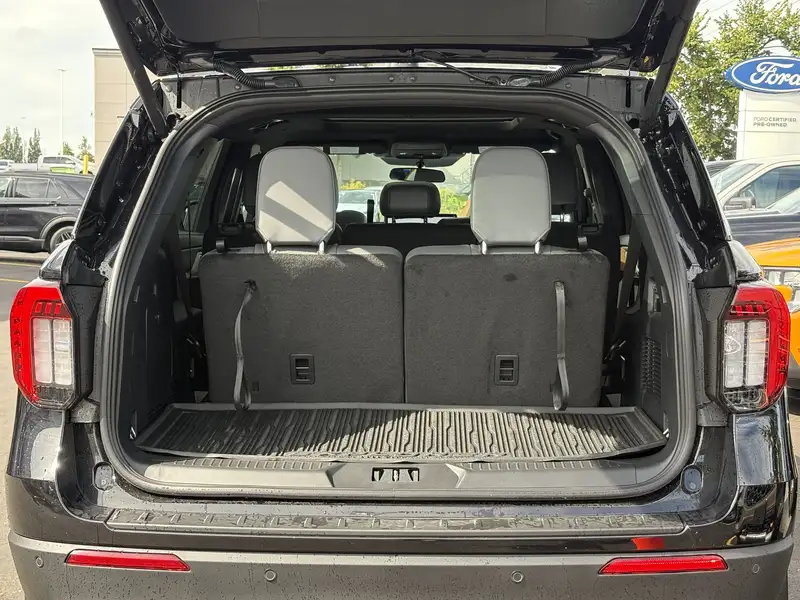 2027 Ford Explorer Active w/200A Pkg, černá, 0 km, dovoz Kanada — foto 7 z 12