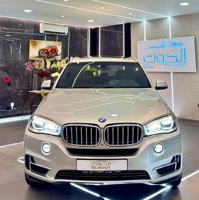 2017 BMW X5, zlatá, 100 600 km, dovoz SAE — foto 11 z 16