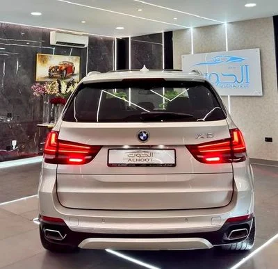 2017 BMW X5, zlatá, 100 600 km, dovoz SAE — foto 12 z 16