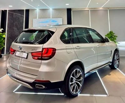 2017 BMW X5, zlatá, 100 600 km, dovoz SAE — foto 2 z 16