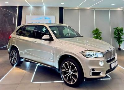 2017 BMW X5, zlatá, 100 600 km, dovoz SAE — foto 3 z 16