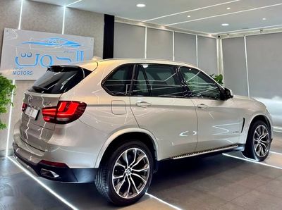 2017 BMW X5, zlatá, 100 600 km, dovoz SAE — foto 9 z 16