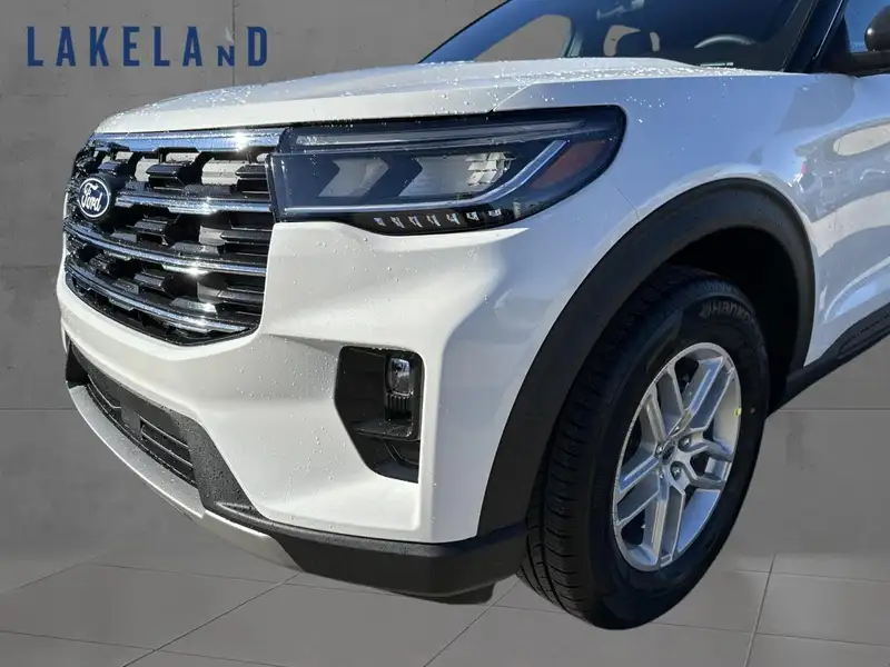 2027 Ford Explorer Active, bílá, 1 km, dovoz Kanada — foto 8 z 12