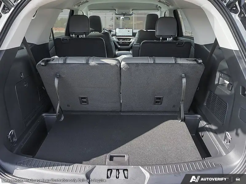 2026 Ford Explorer Active w/200A Pkg, bílá, 20 km, dovoz Kanada — foto 7 z 12