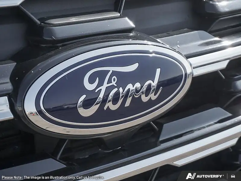 2026 Ford Explorer Active w/200A Pkg, bílá, 20 km, dovoz Kanada — foto 9 z 12