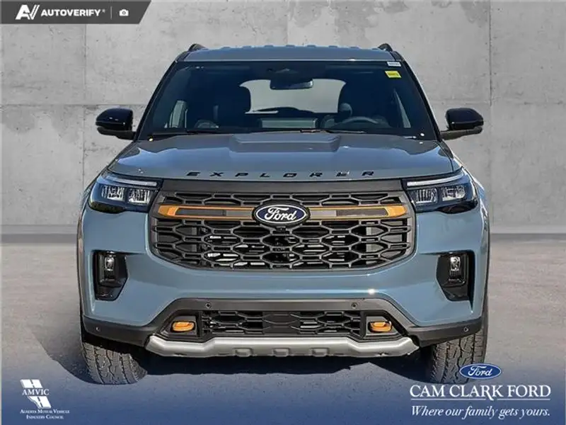 2027 Ford Explorer Tremor, modrá, 15 km, dovoz Kanada — foto 2 z 12
