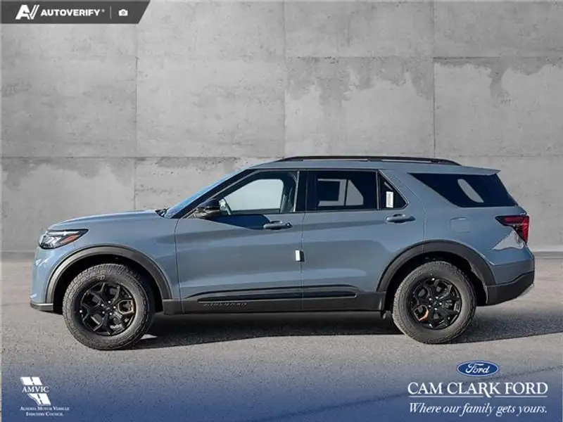 2027 Ford Explorer Tremor, modrá, 15 km, dovoz Kanada — foto 3 z 12