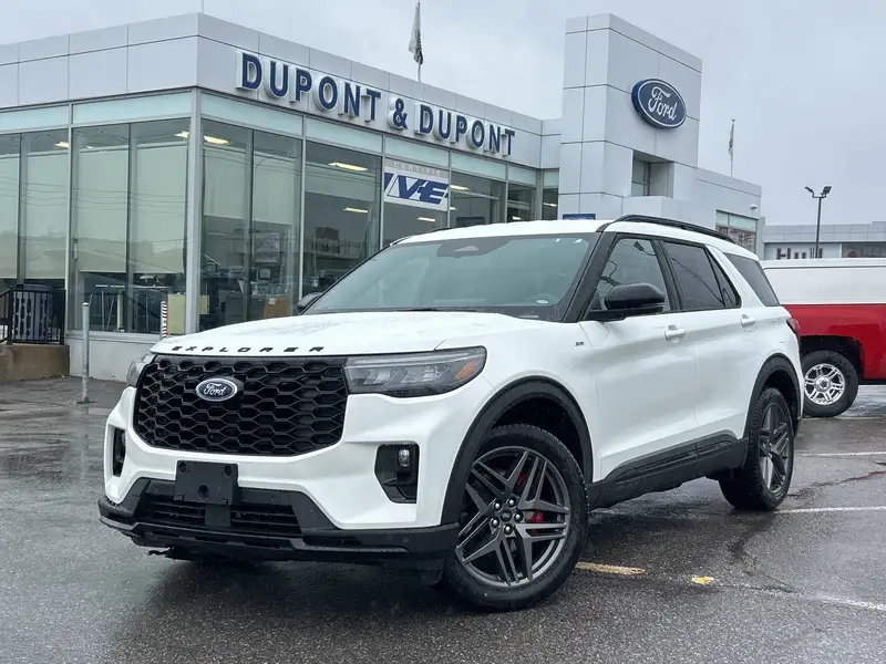 2026 Ford Explorer, bílá, 123 km, dovoz Kanada — foto 9 z 12