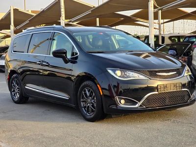 2020 Chrysler Pacifica, černá, 69 000 km, dovoz SAE — foto 2 z 16