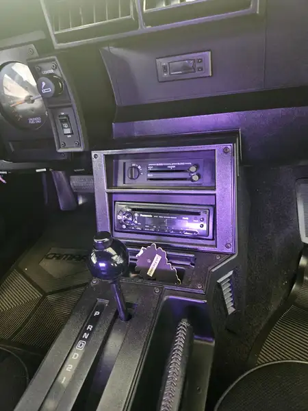 1982 Chevrolet Camaro Basic, stříbrná, 100 000 km, dovoz Kanada — foto 9 z 12