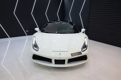 2017 Ferrari 488, bílá, 27 000 km, dovoz SAE — foto 2 z 12