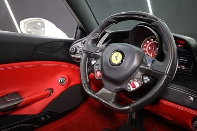 2017 Ferrari 488, bílá, 27 000 km, dovoz SAE — foto 4 z 12
