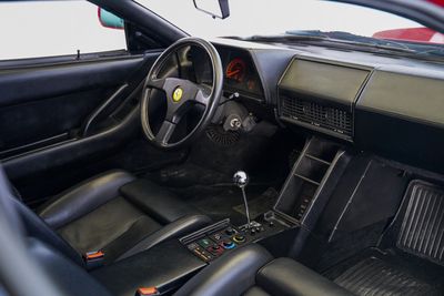 1991 Ferrari Testarossa STD, červená, 17 000 km, dovoz SAE — foto 13 z 15