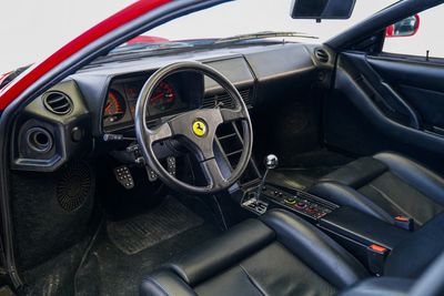 1991 Ferrari Testarossa STD, červená, 17 000 km, dovoz SAE — foto 9 z 15