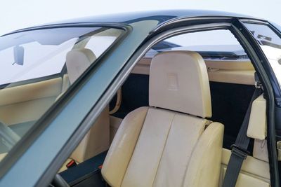1987 Ferrari Testarossa, modrá, 24 000 km, dovoz SAE — foto 9 z 16