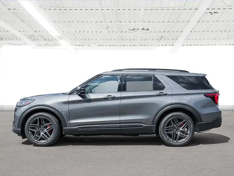 2026 Ford Explorer ST, šedá, 9 750 km, dovoz Kanada — foto 3 z 12