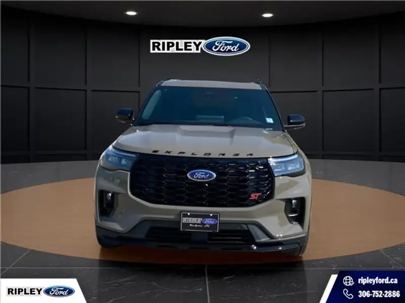 2026 Ford Explorer ST, šedá, 868 km, dovoz Kanada — foto 2 z 12
