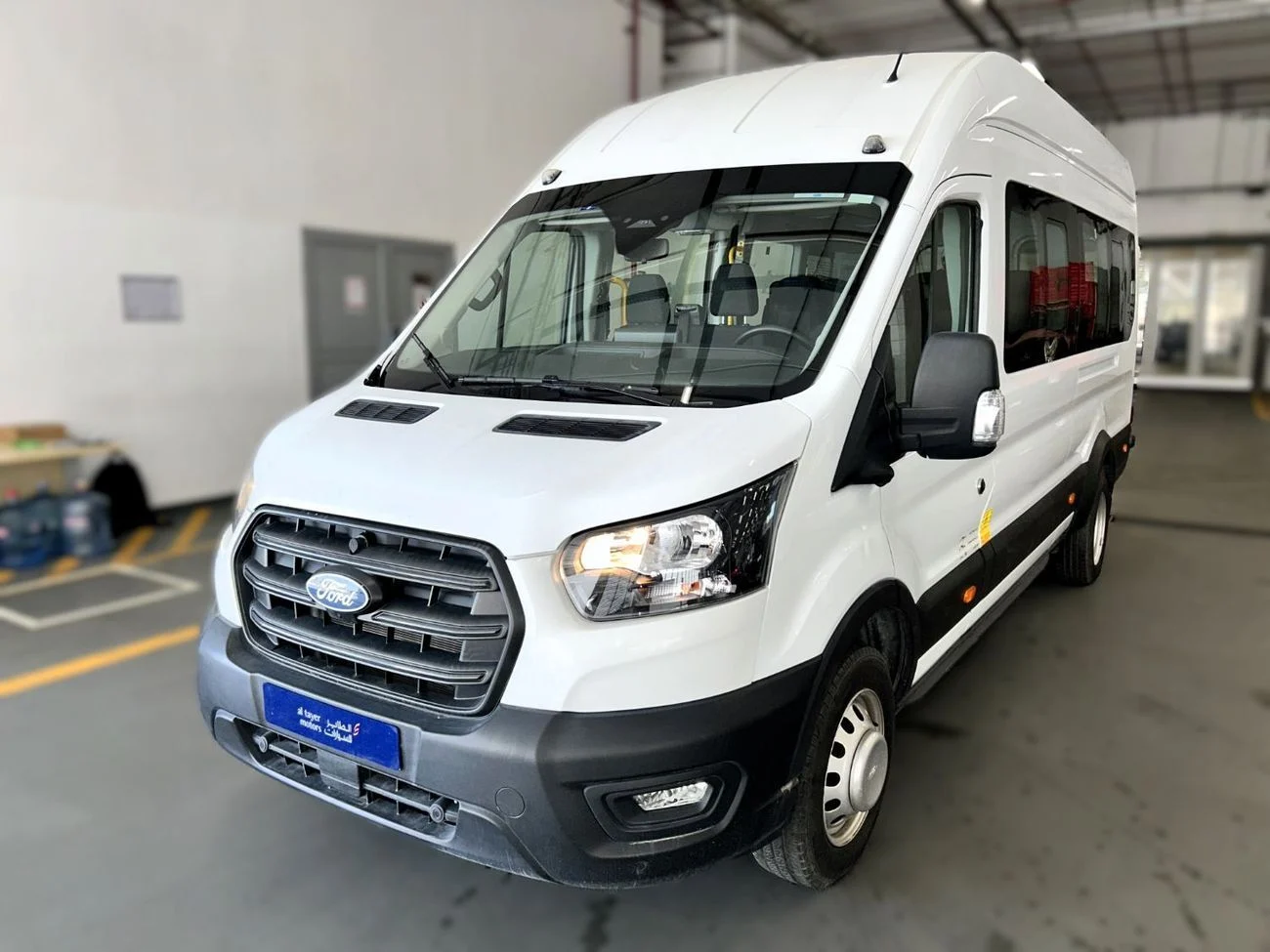 2025 Ford Transit, bílá, 13 407 km, dovoz SAE — foto 1