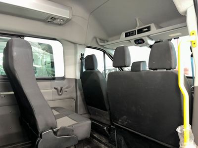 2025 Ford Transit, bílá, 13 407 km, dovoz SAE — foto 16 z 16