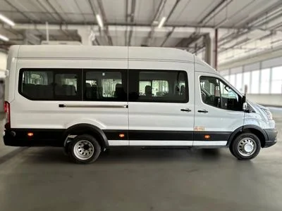 2025 Ford Transit, bílá, 13 407 km, dovoz SAE — foto 4 z 16