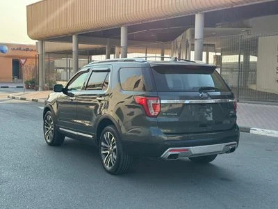 2016 Ford Explorer LIMITED, šedá, 181 000 km, dovoz SAE — foto 3 z 16