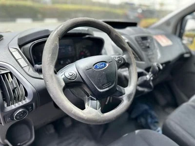 2021 Ford Transit, bílá, 250 000 km, dovoz SAE — foto 3 z 9