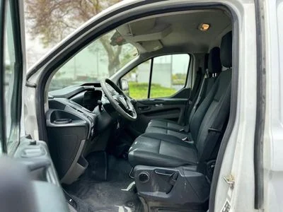 2021 Ford Transit, bílá, 250 000 km, dovoz SAE — foto 5 z 9