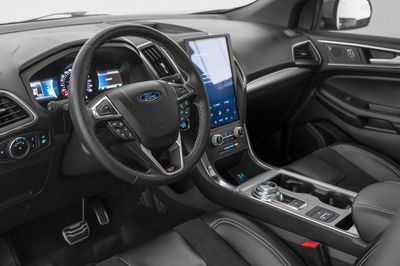 2023 Ford Edge ST, stříbrná, 77 050 km, dovoz SAE — foto 10 z 15