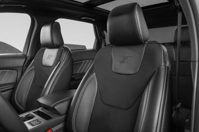2023 Ford Edge ST, stříbrná, 77 050 km, dovoz SAE — foto 12 z 15