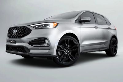 2023 Ford Edge ST, stříbrná, 77 050 km, dovoz SAE — foto 5 z 15