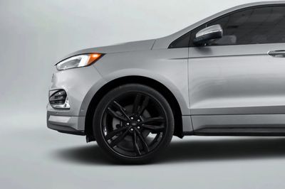 2023 Ford Edge ST, stříbrná, 77 050 km, dovoz SAE — foto 6 z 15