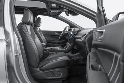 2023 Ford Edge ST, stříbrná, 77 050 km, dovoz SAE — foto 7 z 15