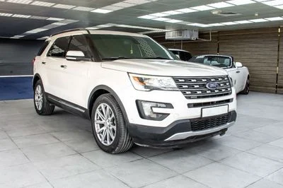 2016 Ford Explorer LIMITED, bílá, 93 358 km, dovoz SAE — foto 2 z 16